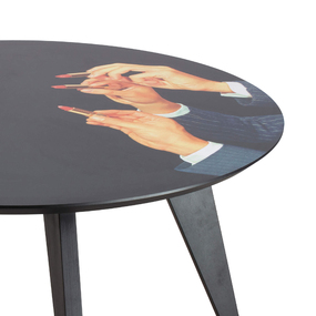 Lipstick Round Dining Table